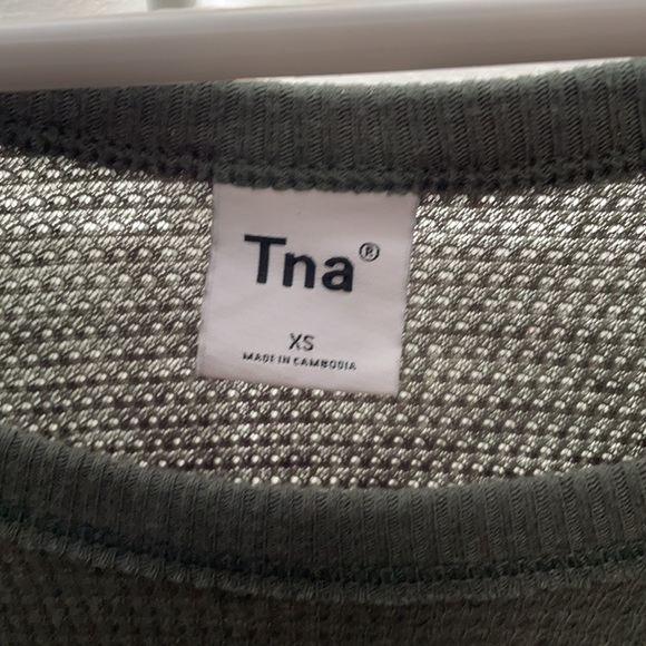 Aritzia TNA Alder Thermal: Green - Picture 4 of 5